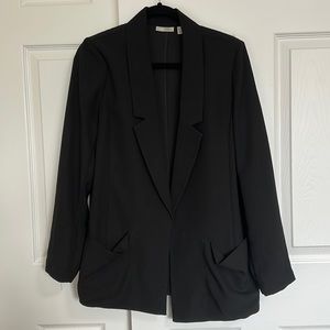 Oversized black blazer. Halogen.